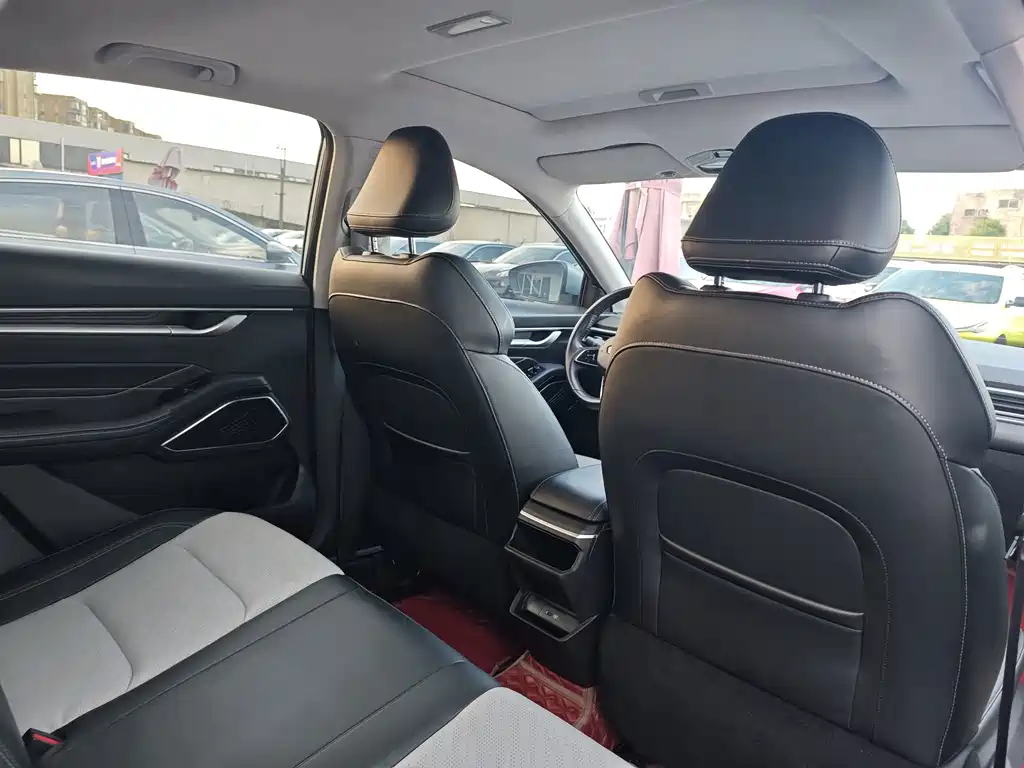 Geely 帝豪甲醇 — миниатюра 9