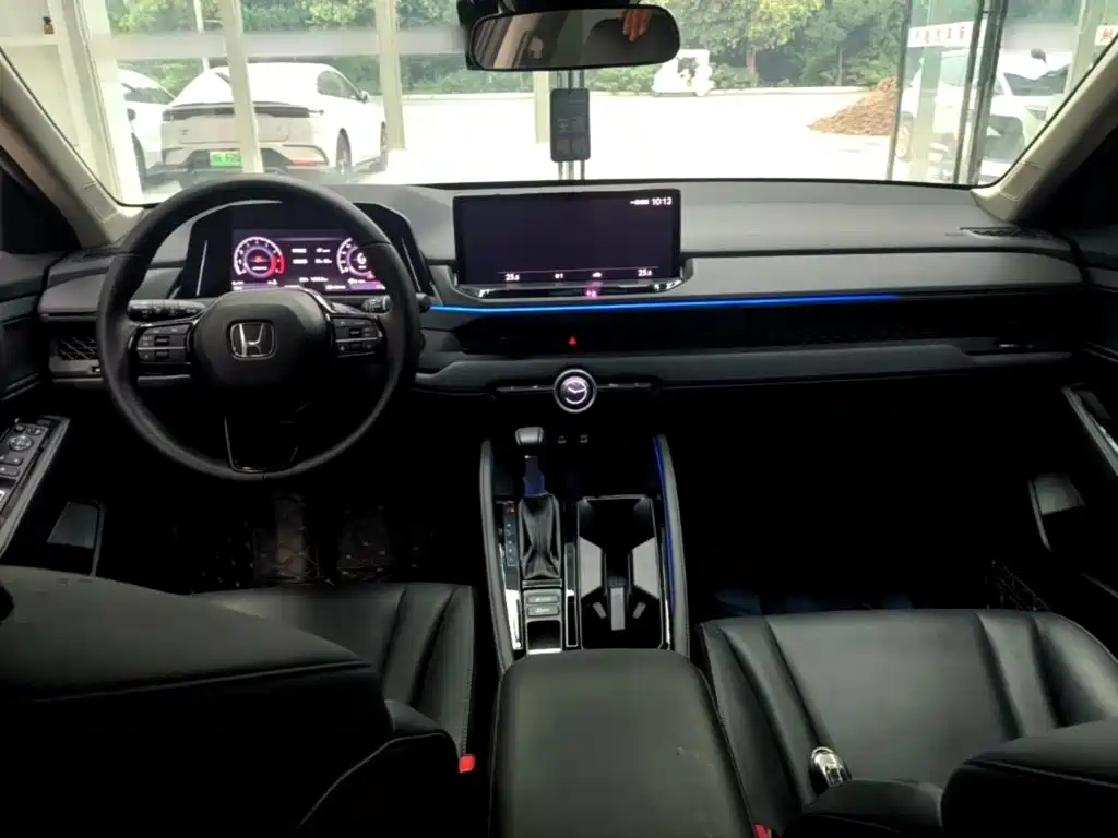 Honda Accord — миниатюра 10