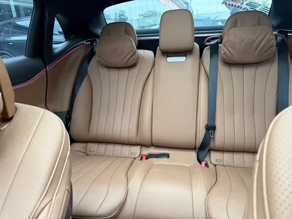 Mercedes-Benz E-Class — миниатюра 6