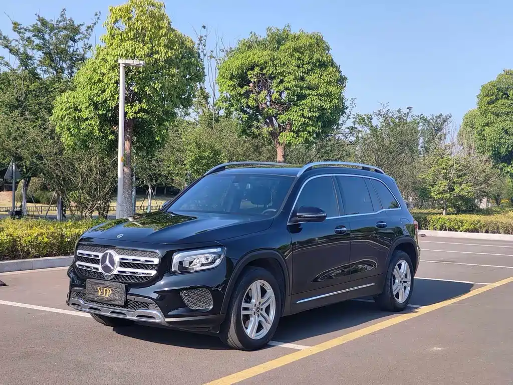 Mercedes-Benz GLB 2023