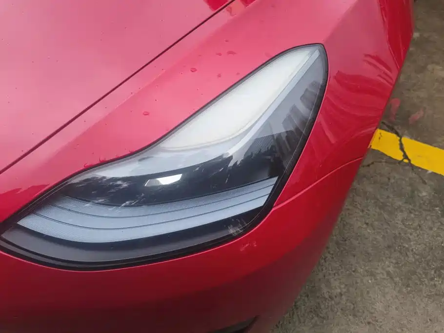 Tesla Model 3 — миниатюра 5