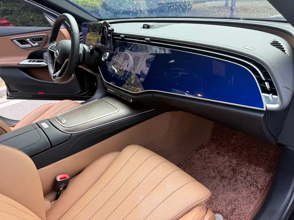 Mercedes-Benz E-Class — миниатюра 17