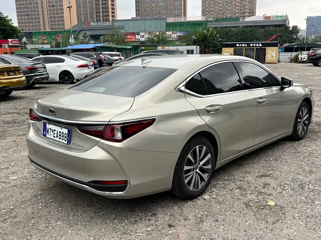 Lexus ES 2020 200