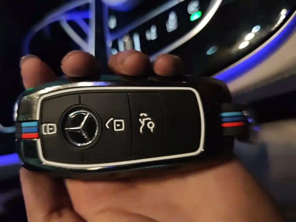 Mercedes-Benz E-Class — миниатюра 9