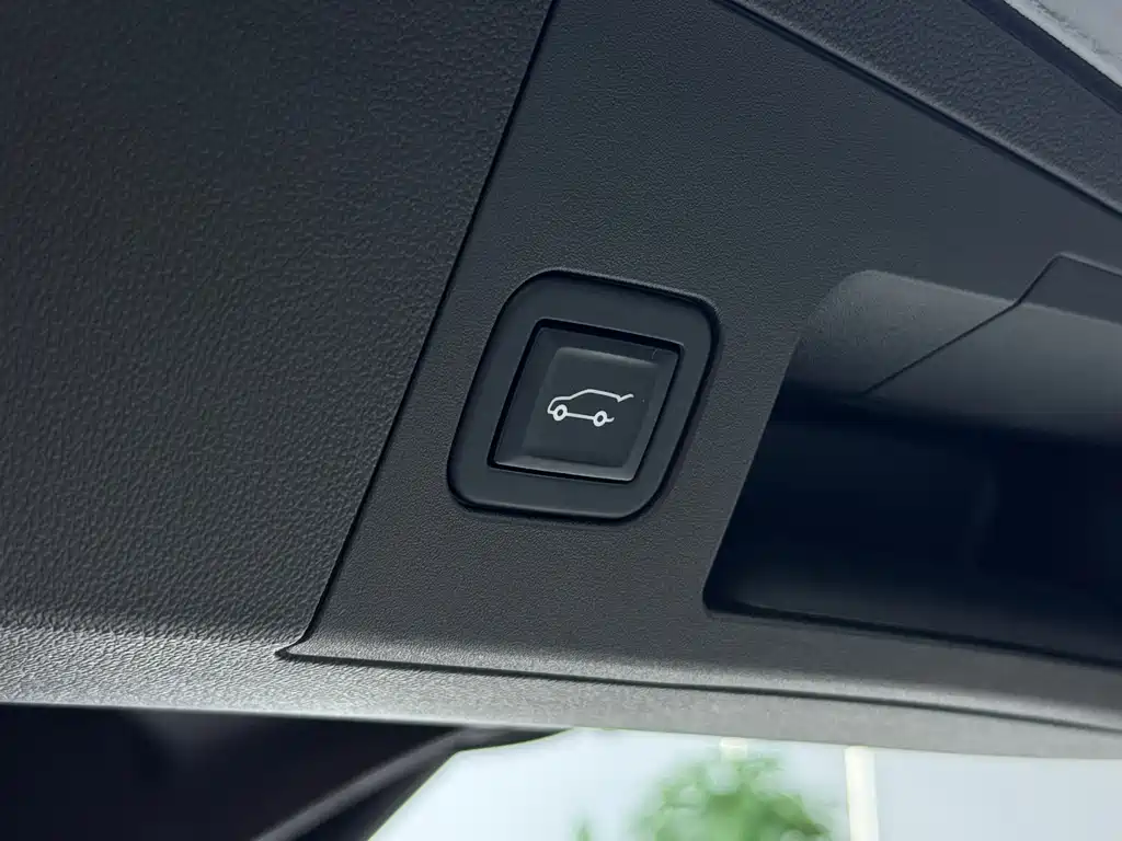 Cadillac XT5 — миниатюра 14