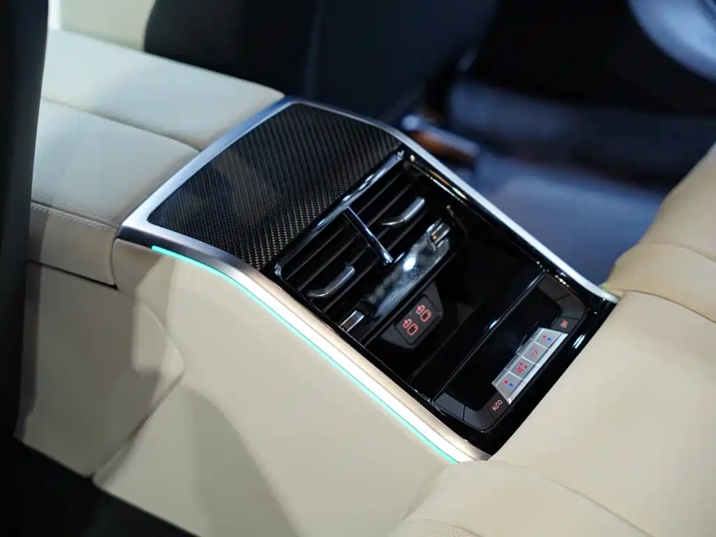 BMW M8 — миниатюра 36