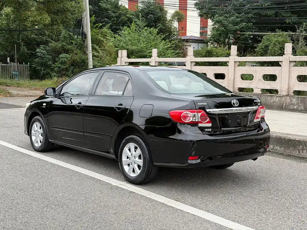 Toyota Corolla — миниатюра 4