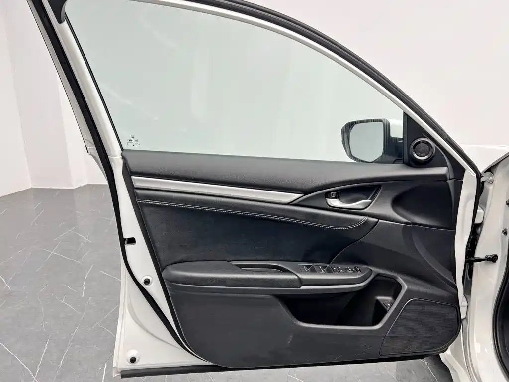 Honda Civic — миниатюра 12