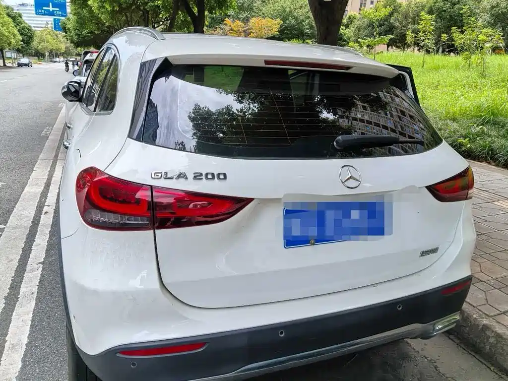 Mercedes-Benz GLA — миниатюра 8