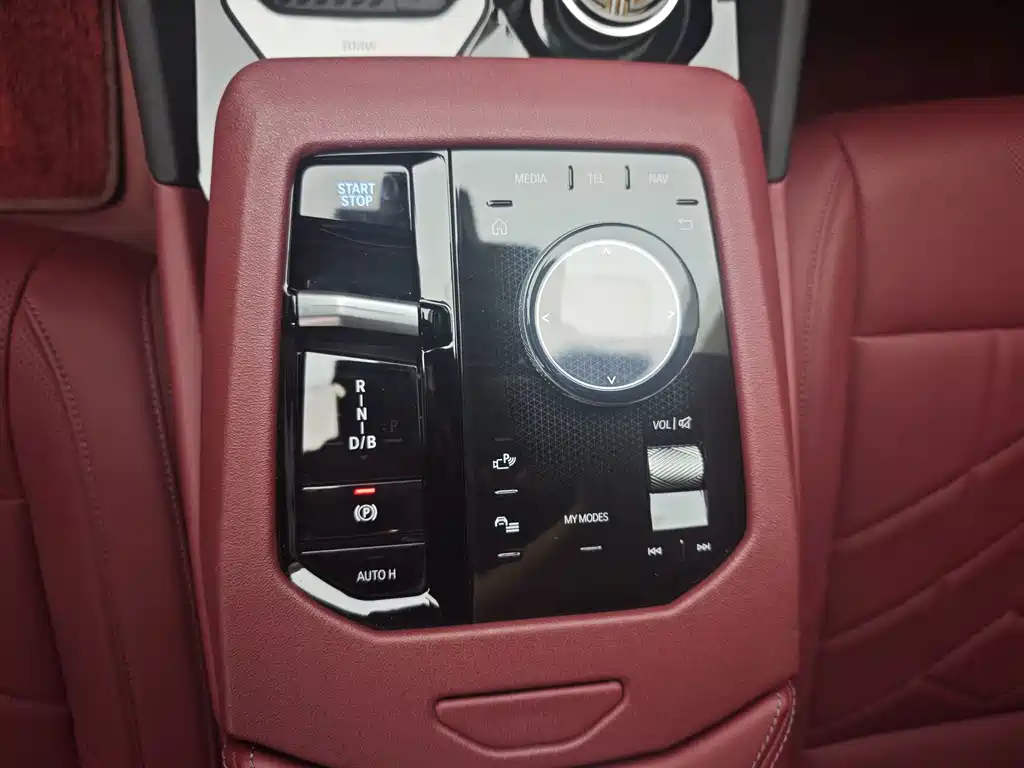 BMW i5 — миниатюра 9