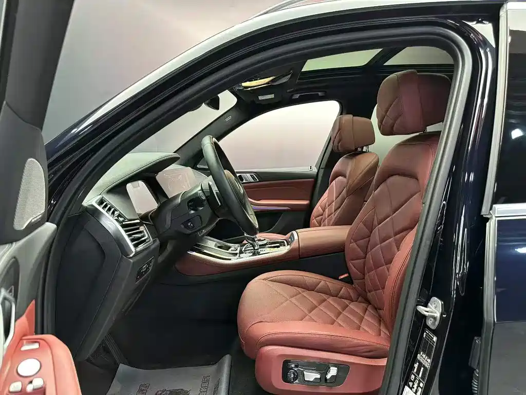 BMW X5 2022 xDrive 40Li M Sport