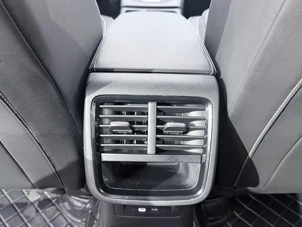 Skoda Octavia 2022 — фото 15