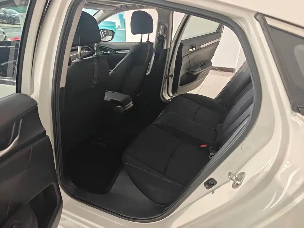 Honda Civic — миниатюра 10