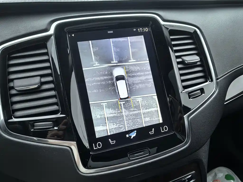 Volvo XC90 — миниатюра 6
