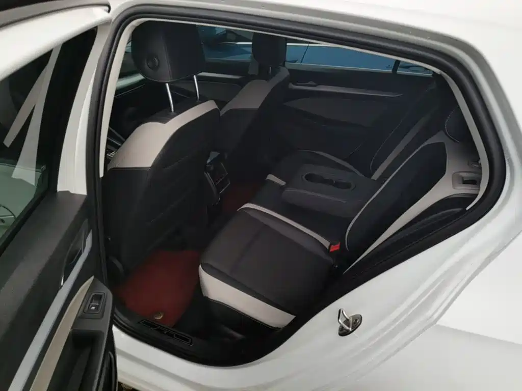 Volkswagen Golf — миниатюра 17