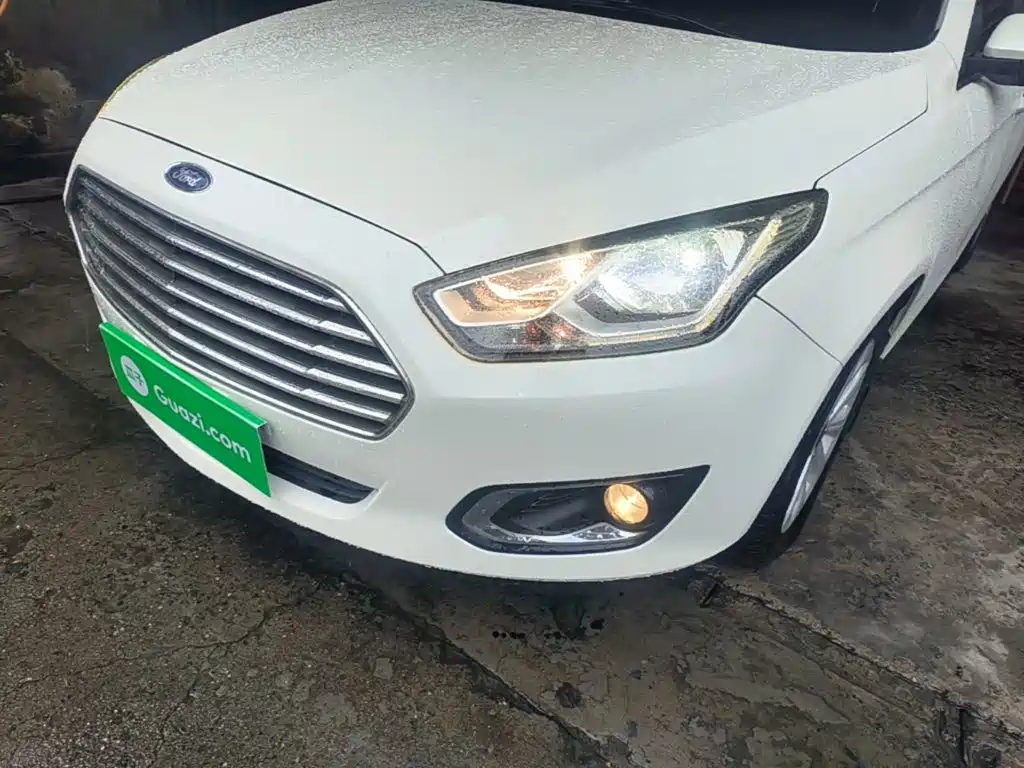 Ford Escort — миниатюра 24