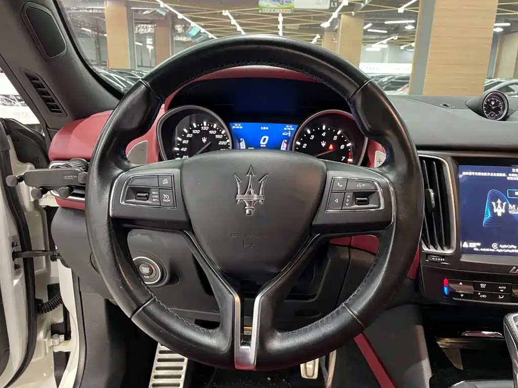 Maserati Levante — миниатюра 2
