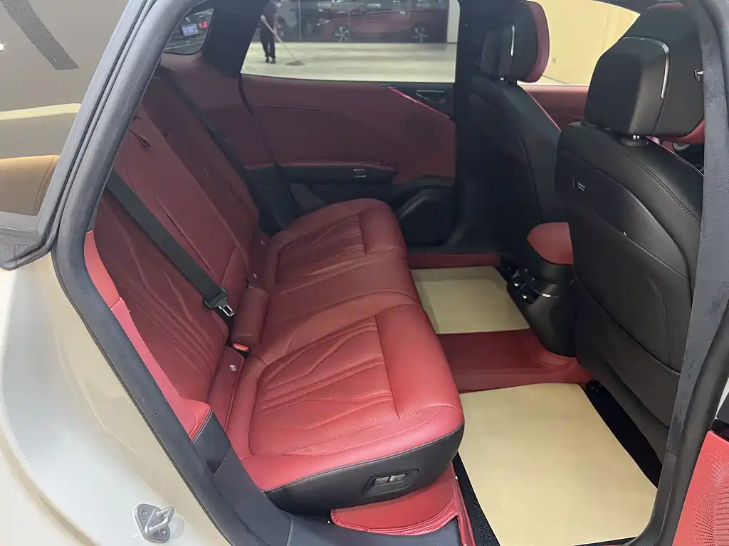 ZEEKR EXTREME KRYPTON 007GT