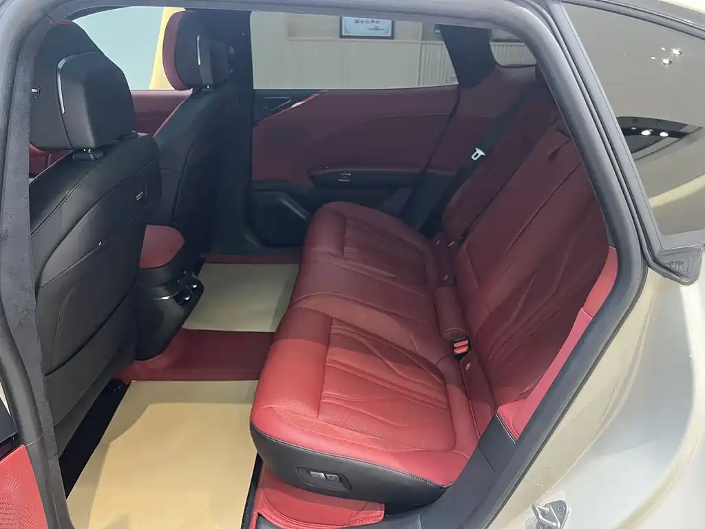 ZEEKR EXTREME KRYPTON 007GT