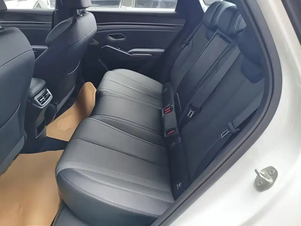 BYD Qin L — миниатюра 17