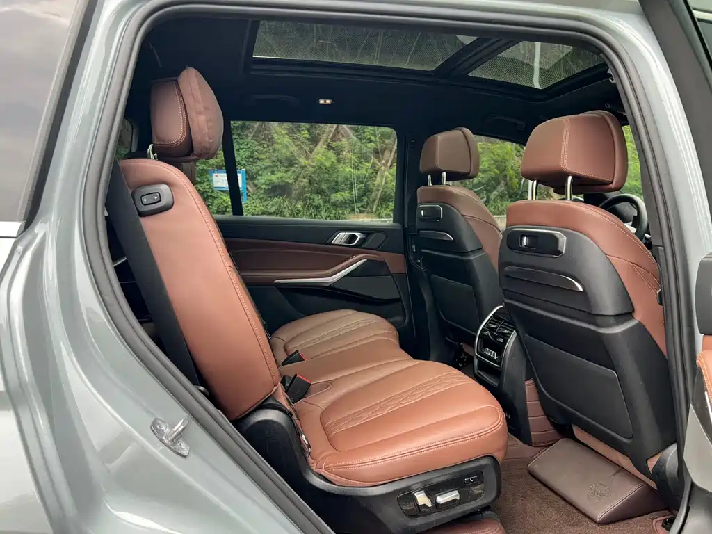BMW X7 — миниатюра 10