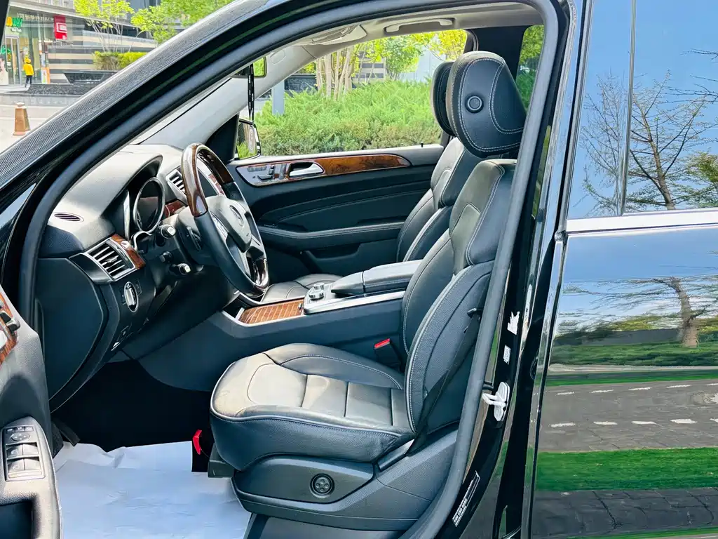 Mercedes-Benz M-Class — миниатюра 8