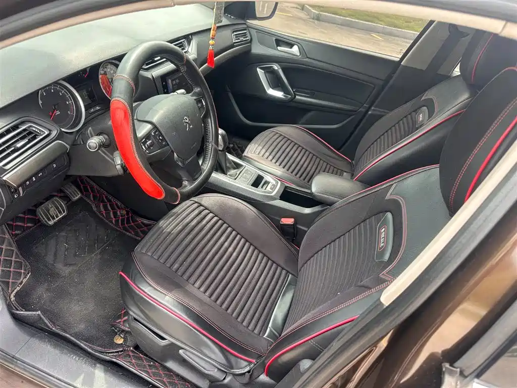 Peugeot 408 2015 1.2T AT Luxury