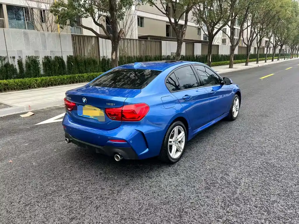 BMW 1 SERIES