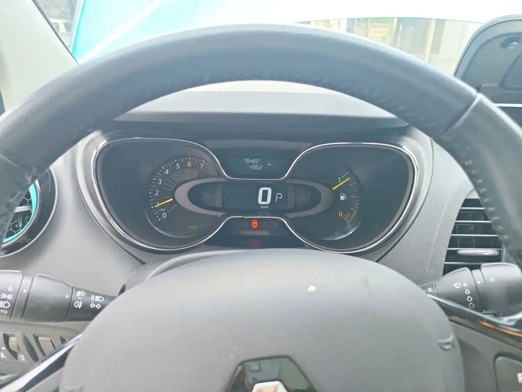 Renault Captur — миниатюра 4