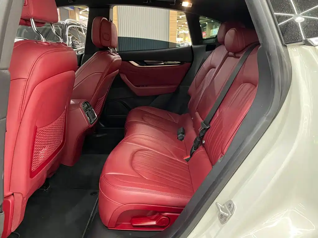 Maserati Levante — миниатюра 6