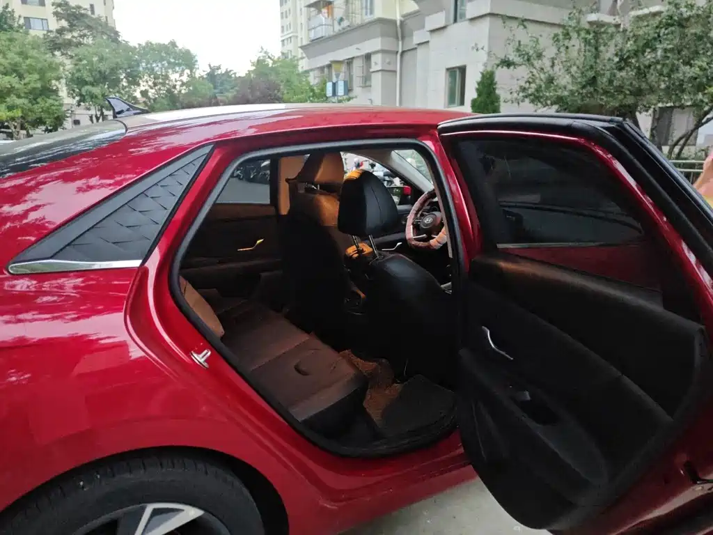Hyundai Elantra — миниатюра 3