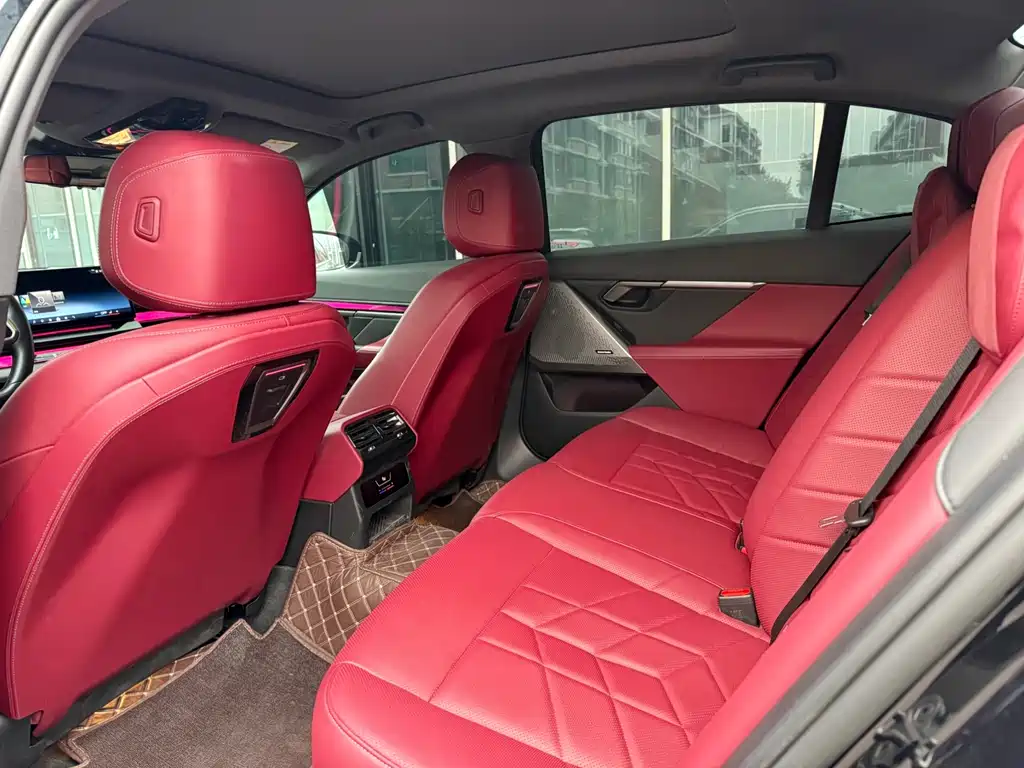 BMW 5 Series — миниатюра 6