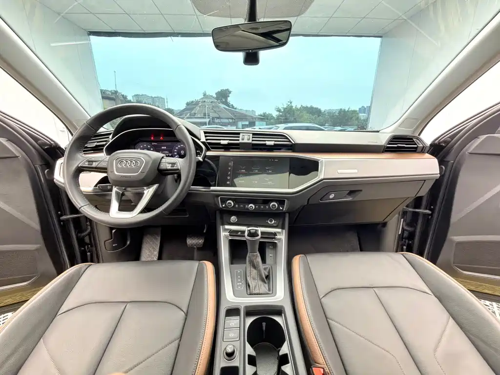 Audi Q3 - фото 19