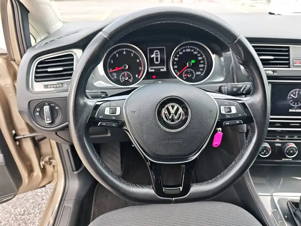 Volkswagen Golf — миниатюра 13