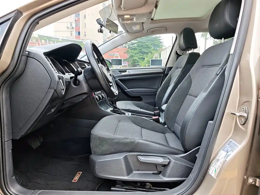 Volkswagen Golf — миниатюра 11