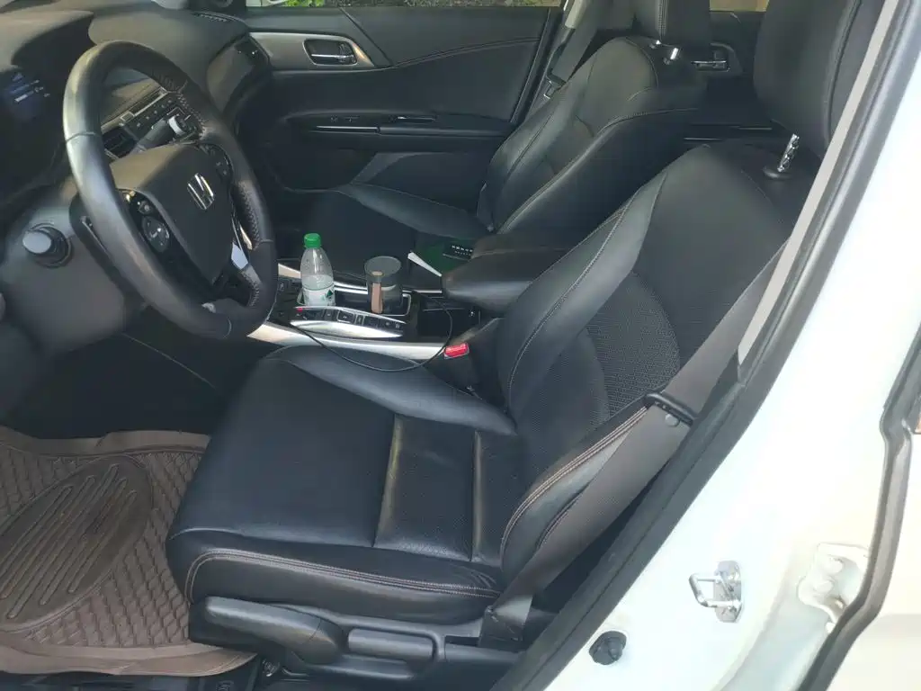 Honda Accord — миниатюра 8