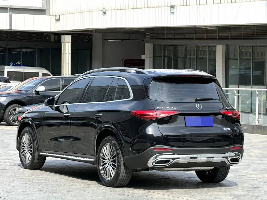 Mercedes-Benz GLC 2023 GLC 300 L 4MATIC 5 мест