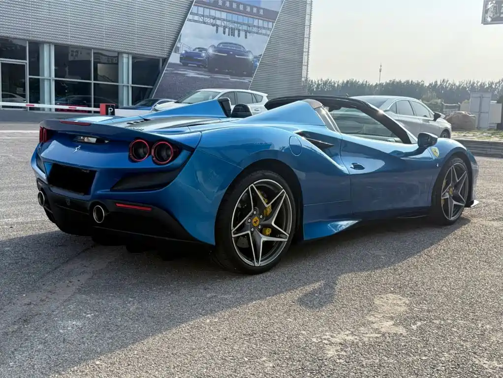 Ferrari F8 — миниатюра 20