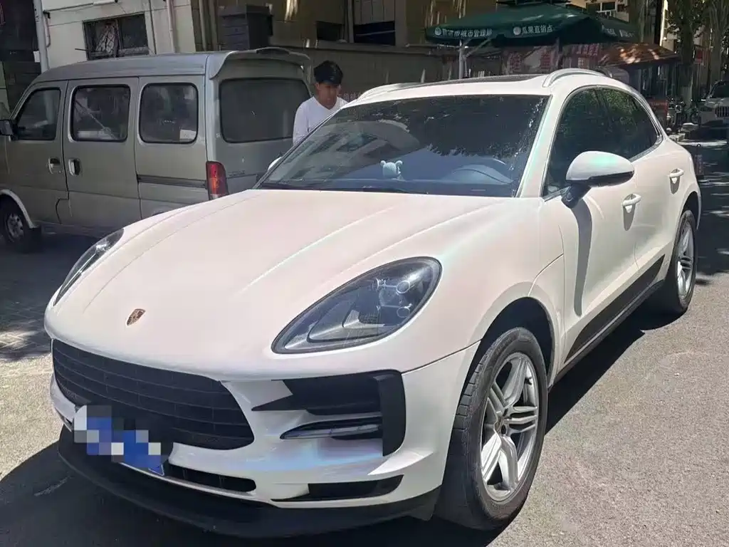 Porsche Macan 2021