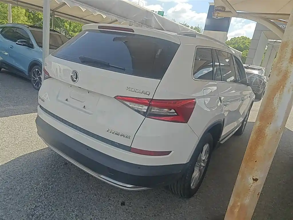 Skoda Kodiaq 2017 TSI330 7 мест Luxury