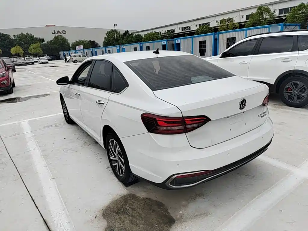 Volkswagen Lavida — миниатюра 5