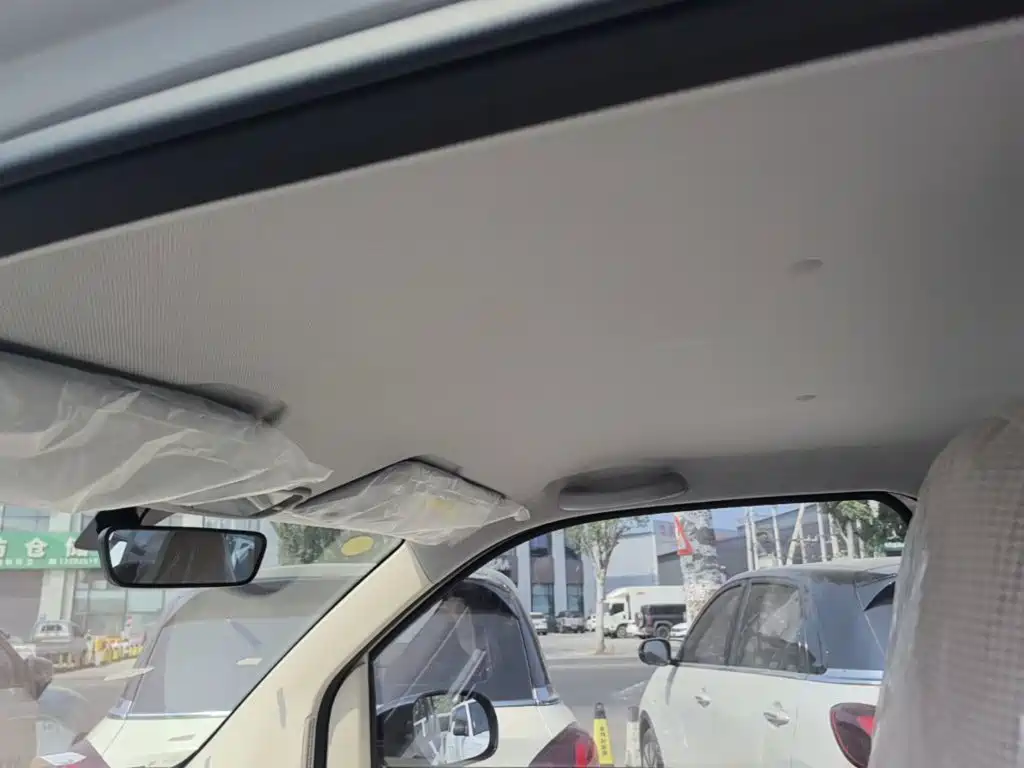 Wuling MINIEV — миниатюра 18