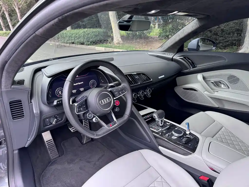 Audi R8 — миниатюра 6