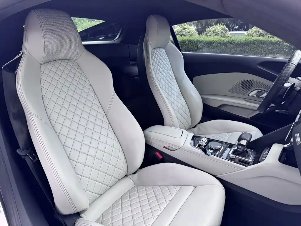 Audi R8 — миниатюра 11