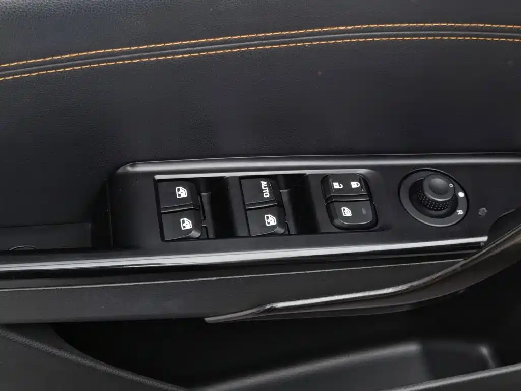 Baojun 310 — миниатюра 9