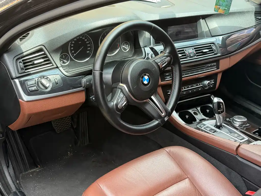 BMW 5 Series — миниатюра 14