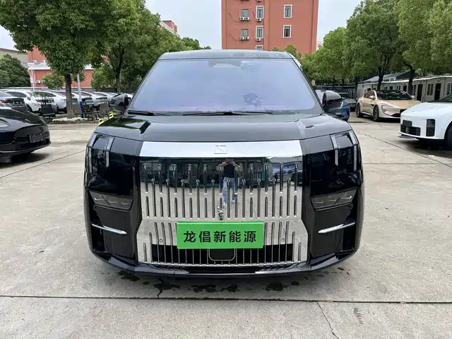 2023 Zeekr 009