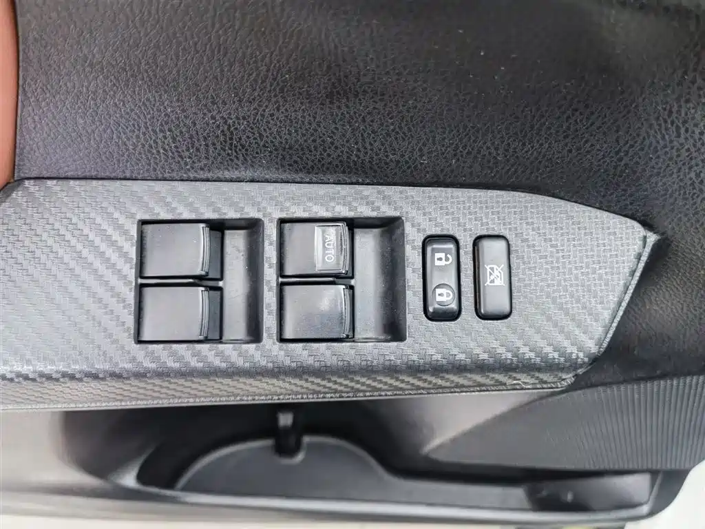 Toyota RAV4 2015 2.5L AT Elite