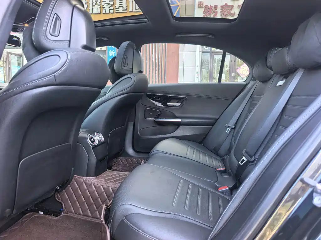 Mercedes-Benz C-Class — миниатюра 5
