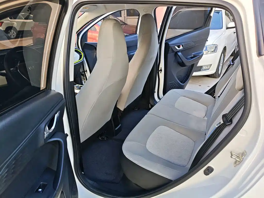 Changan Benben E-Star — миниатюра 11